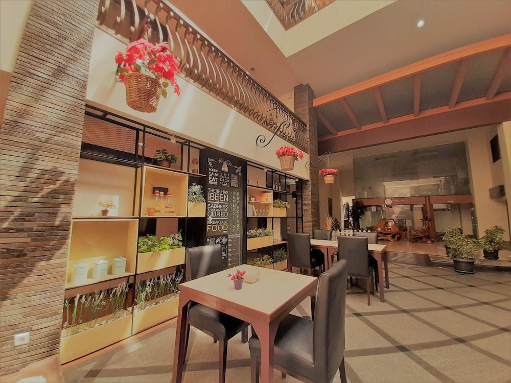 The Palais Hotel Dago Bandung Ngoại thất bức ảnh